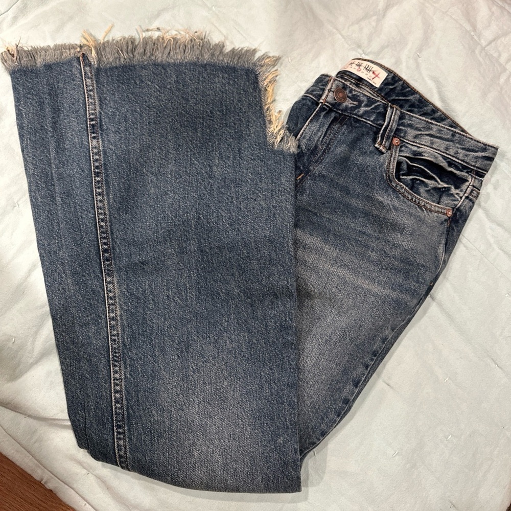 WE THE FREE WOMENS JEANS 28 WIDE LEG DISTRESS BLUE - Picture 2 of 10